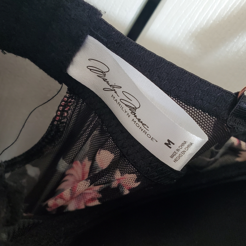 2/$40☀️ Black Floral Babydoll Lingerie - Marilyn Monroe - L - Picture 6 of 9